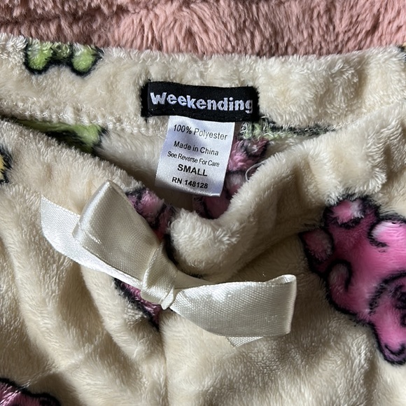 Gummy bear fuzzy pants - Picture 3 of 5